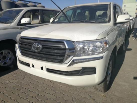 2018款丰田酷路泽4000 低价陆巡震慑魅力