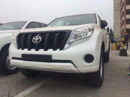 17款丰田霸道2700中东版购车送豪礼