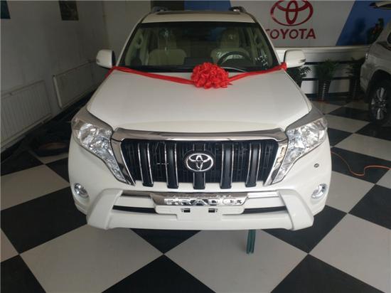 2017款丰田霸道4000天窗摇启版欲购从速