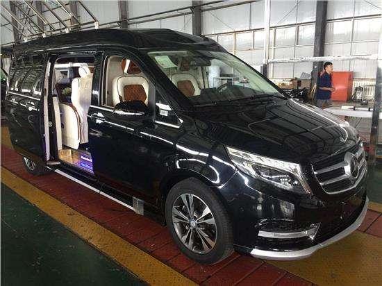 最新款奔驰V260动感时尚 奢华体验