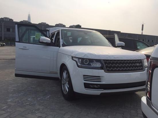 2017款路虎揽胜行政3.0现车汽油报价111