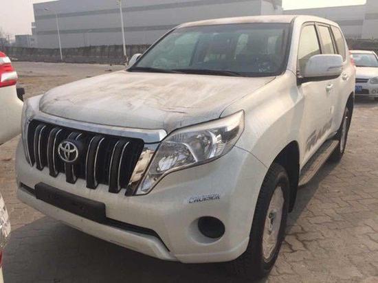 2017款丰田霸道2700底挂丐版手续齐狂卖