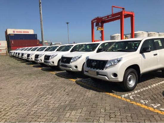 丰田普拉多2700 丐版更加实用价格刚刚好