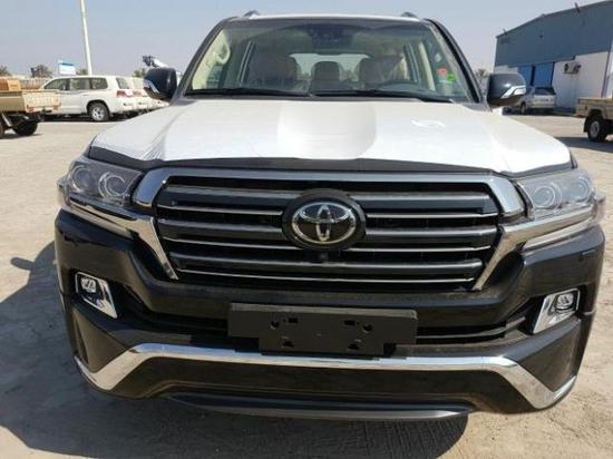 18款丰田酷路泽5700天津店内现车震撼价