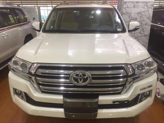 17款酷路泽4000年底限时放送优惠享不停