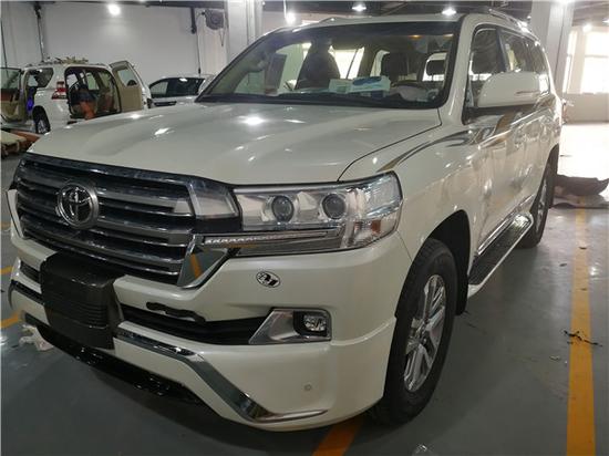 18款酷路泽4000丐版优惠报价奢华越野车