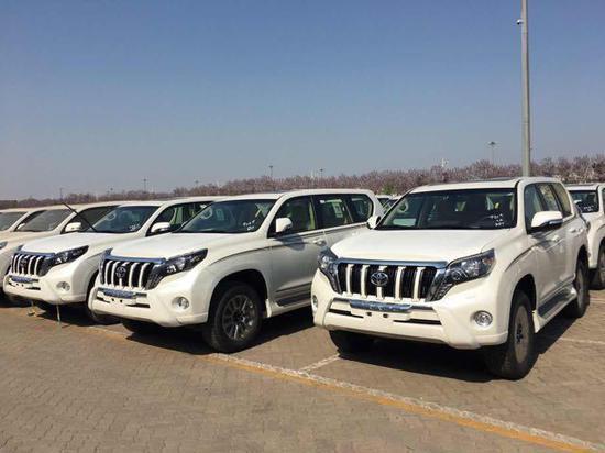 17款丰田霸道2700现车中东版狂野气息