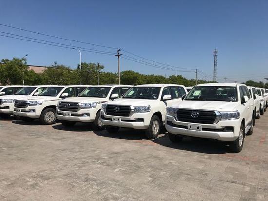 17款丰田酷路泽4000 时尚中东版霸气SUV