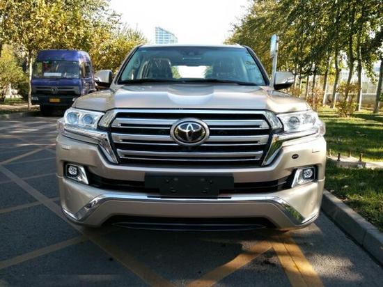 18款丰田酷路泽5700金色 年底清仓来临