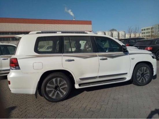 最新款酷路泽5700现车已到价格优惠万元