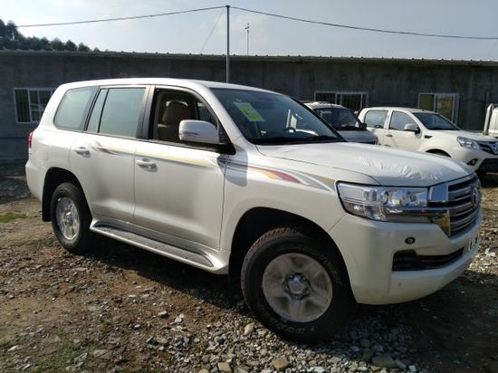 17款丰田酷路泽4000 中东陆巡底价盛惠