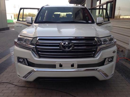 18款丰田酷路泽4000实拍豪华改装效果图