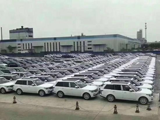 17款路虎揽胜行政版现车充足近期优惠