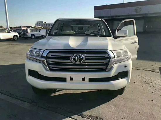 2018款中东版酷路泽4000新车到港最优惠