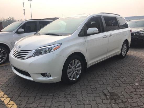 2017款丰田塞纳LTD现车报价低敬请咨询