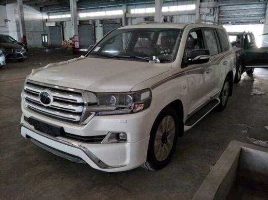 中东陆地巡洋舰5700VXS更加彪悍无可挑剔