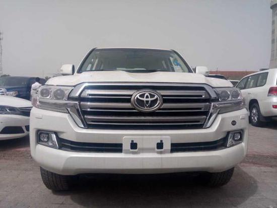 17款兰德酷路泽4000 港口大量现车特惠