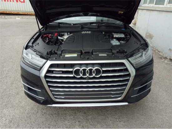 18款奥迪Q7平行进口现车优惠万元