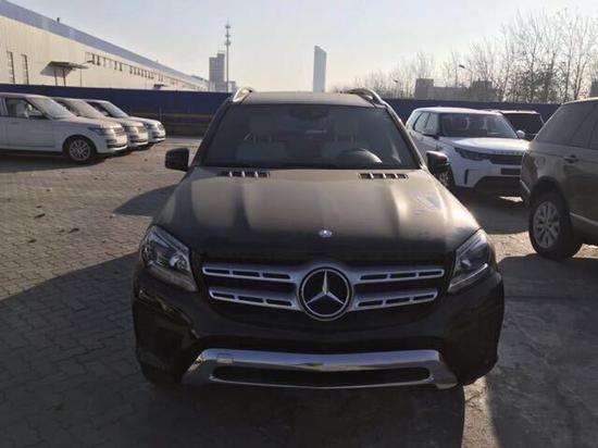 奔驰GLS450美规版到店港口拉优惠横幅