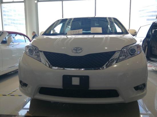 2018款丰田塞纳3.5L顶级豪华版航空座椅