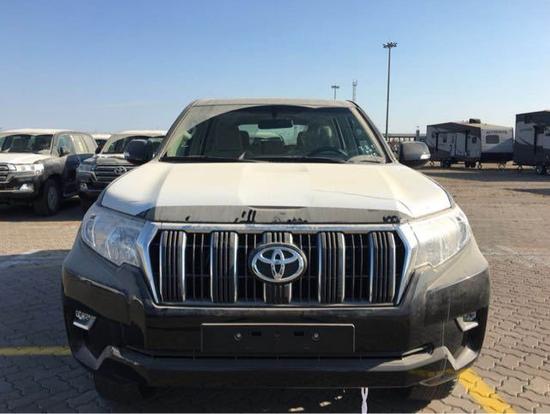 2018款霸道2700中东现车天津港提车作业