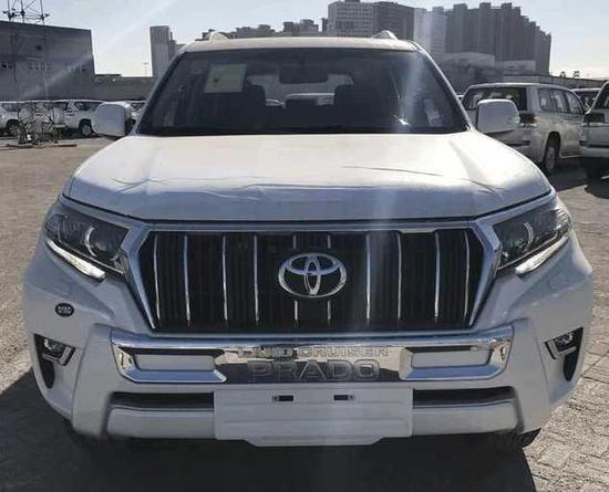 2018款丰田霸道2700强劲越野裸价可分期