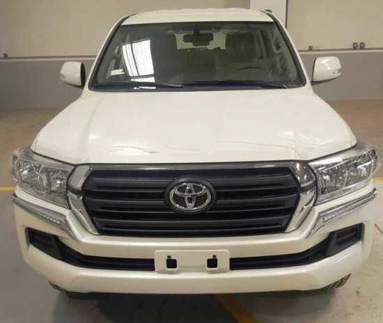 丰田酷路泽4000年底走量大促销实拍图