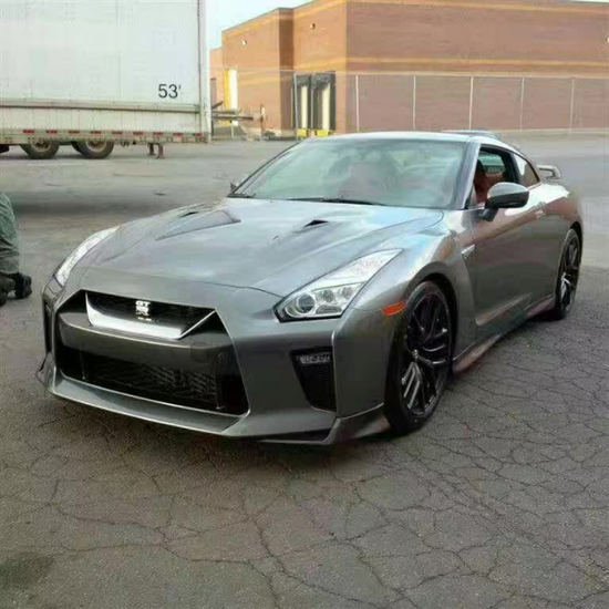 新款上市日产战神GTR顶级超跑穿山越岭