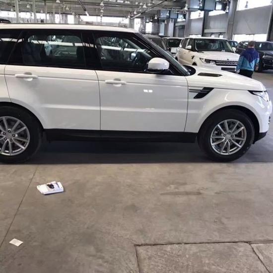 17款路虎揽胜行政现车降价促销手续当天