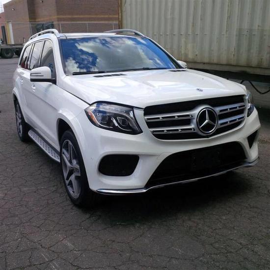 奔驰GLS45喜迎元旦 促销活动直降12.5万