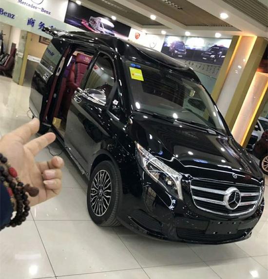2017款奔驰威霆mpv改装小房车实拍图片