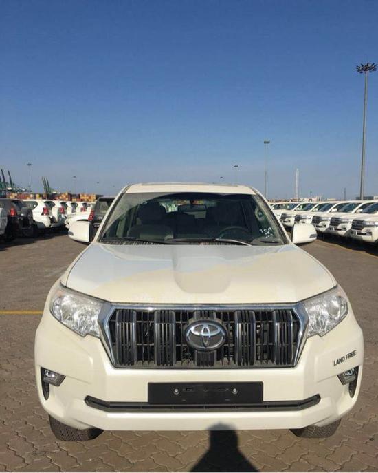 18款丰田霸道4000顶配配有KDSS空气悬挂