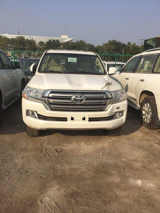 2017款进口酷路泽4000天津港最新报价