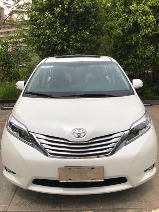 元旦丰田塞纳3.5L现车优惠最少15000元