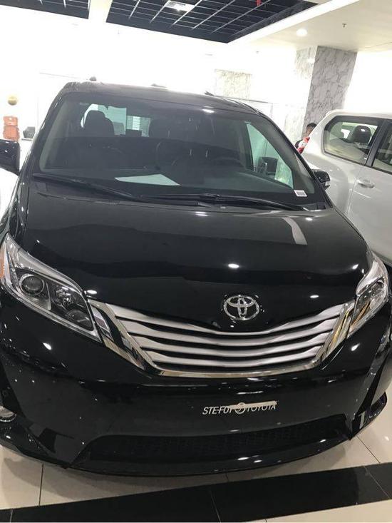 17款丰田塞纳车身传统风格多功能商务车