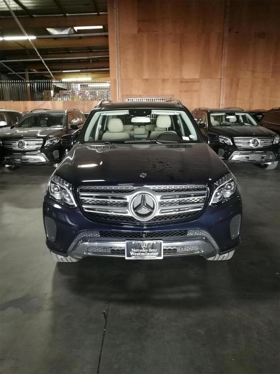 2018款奔驰GLS450靓仔颜值高线条优美