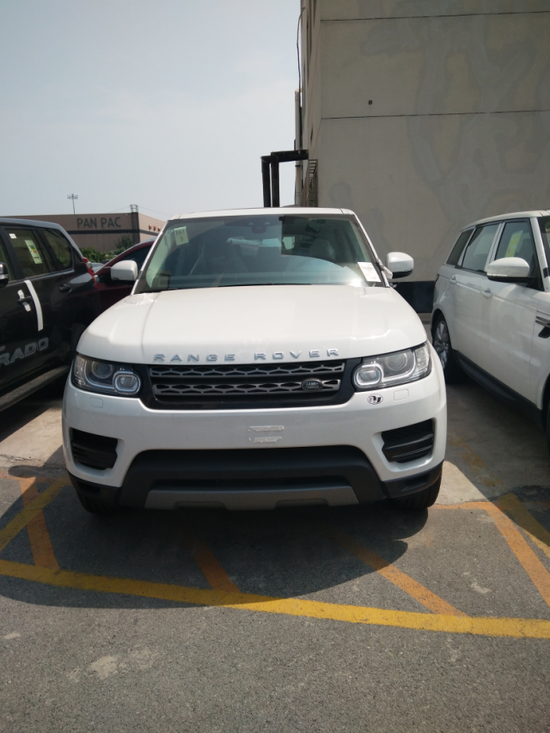 2017款路虎揽胜运动版硬派越野十足