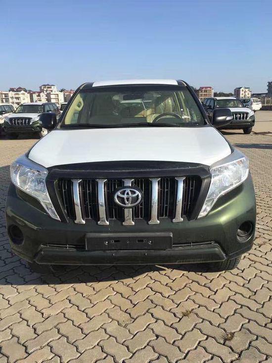 军绿色霸道4000 稀有车型速速预定