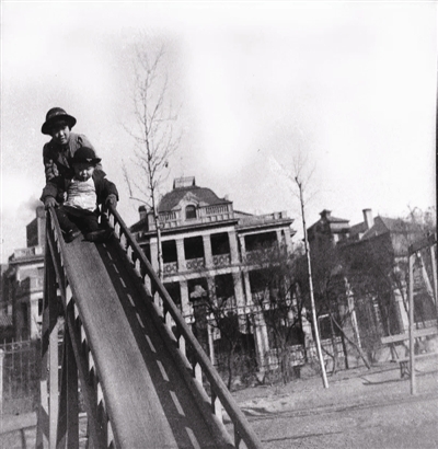 上世纪40年代中心公园的滑梯