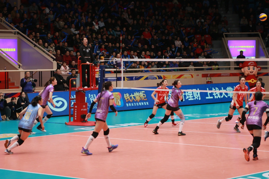 兴业银行钱大掌柜携手排超联赛 为排球健儿加