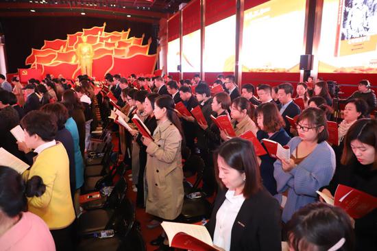 志愿者在天津时代记忆纪念馆朗读《《文化自信与民族复兴》》选段