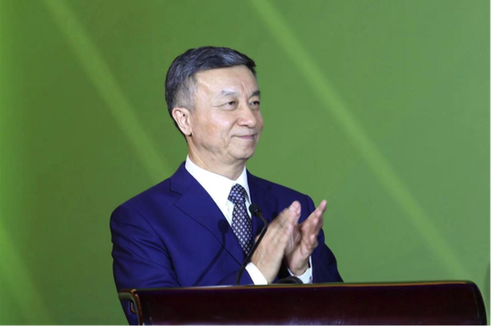 中国塑料加工工业协会理事长朱文玮先生