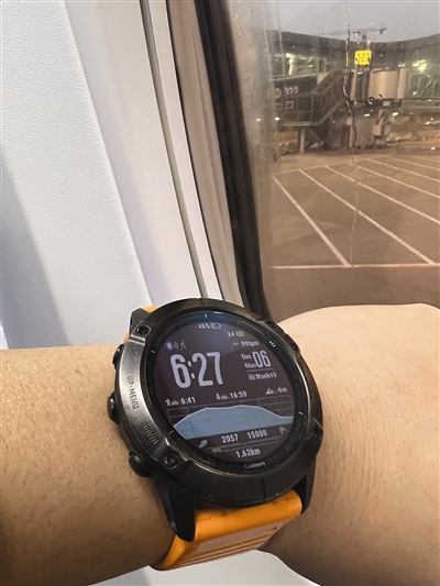 天津到杭州,1200多公里的距离,每周,徐旭锋都会搭乘飞机往返两地。