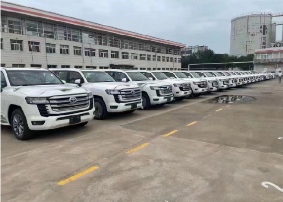 中东版丰田酷路泽3500众多配置实车报价