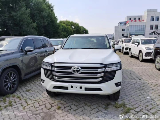 23款中东版丰田酷路泽3500现车特价优惠