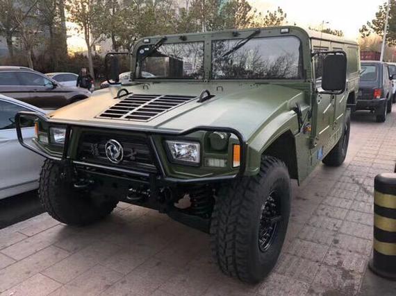 军用版东风猛士颜值爆表帅气高性能越野