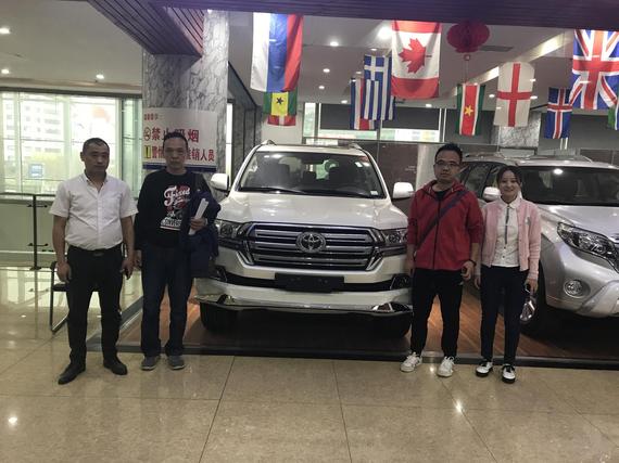 18款中东版丰田酷路泽4000越野限量版