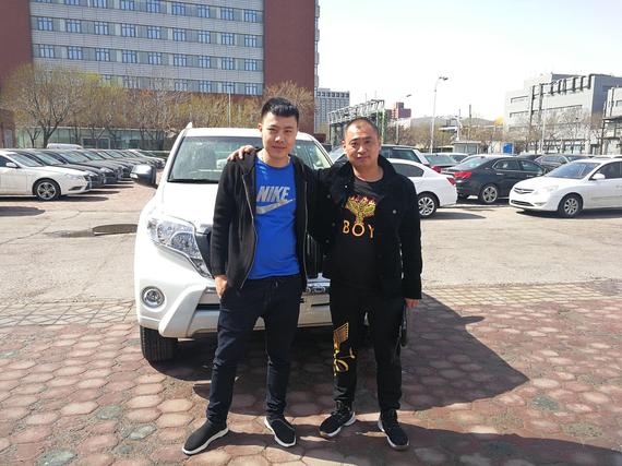 17款中东版丰田普拉多霸道2700现车降价