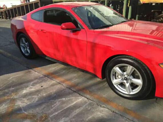 18款加版福特野马敞篷2.3T实拍性能体验