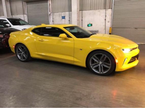 关税大降车价暴跌雪佛兰科迈罗大黄蜂